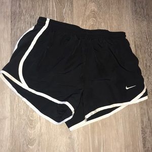 youth girls nike running shorts